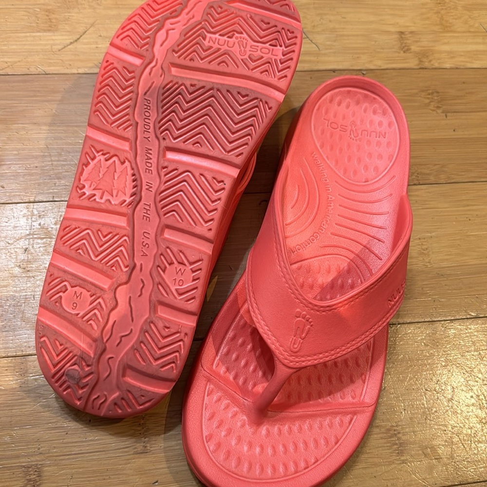 Nuu Sol Flip Flops Pink Sz 10 women/9 men - Picture 3 of 3